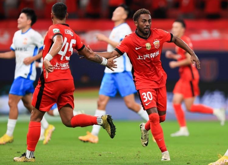 轮不胜只拿, 反超, 申花同样客