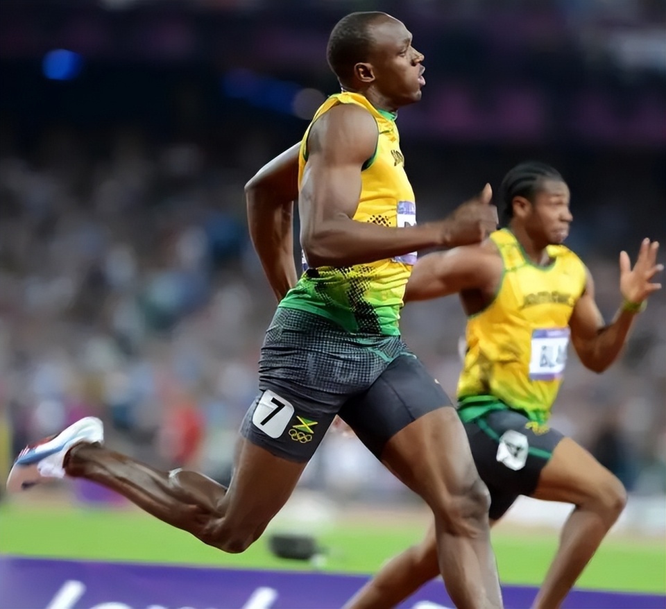 泰森的脖子, 他的手臂肌, 张伟丽的腹