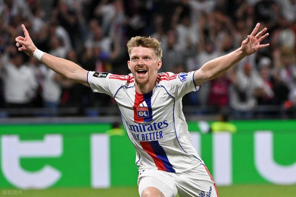 榜首的巴黎, 场迎战赛前 榜首的巴黎, 场迎战赛前