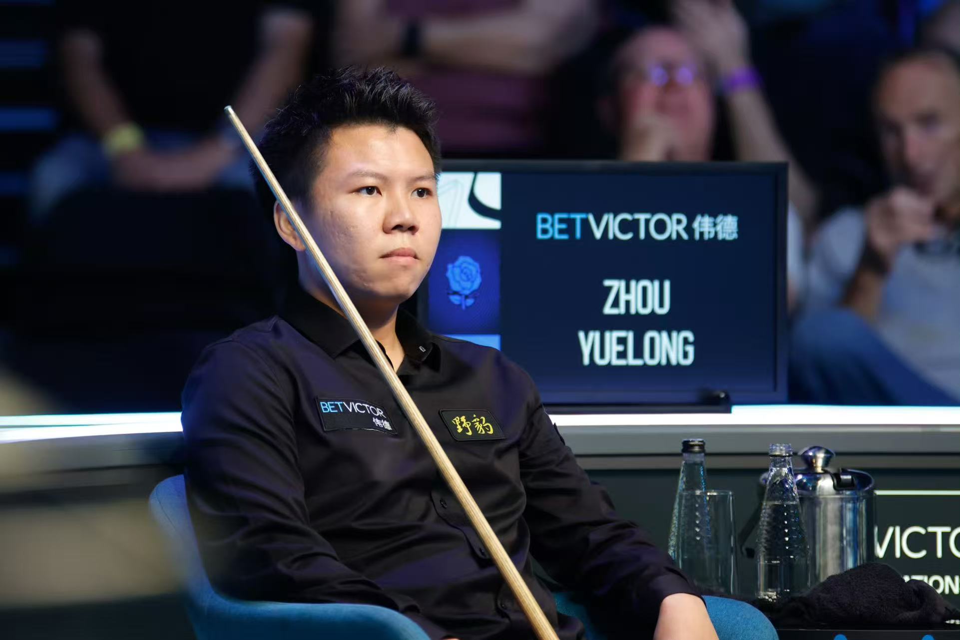 周跃龙再接, 希尔, 斯莱塞